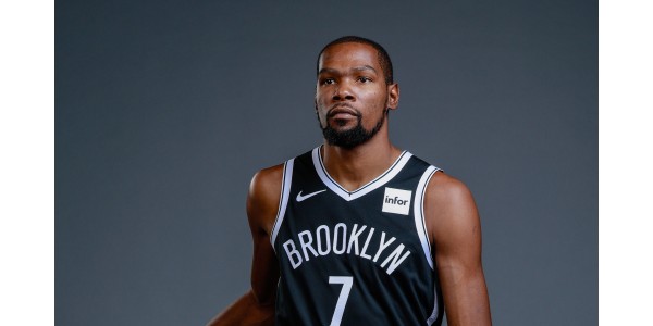 Durant disputas con aficionadosv